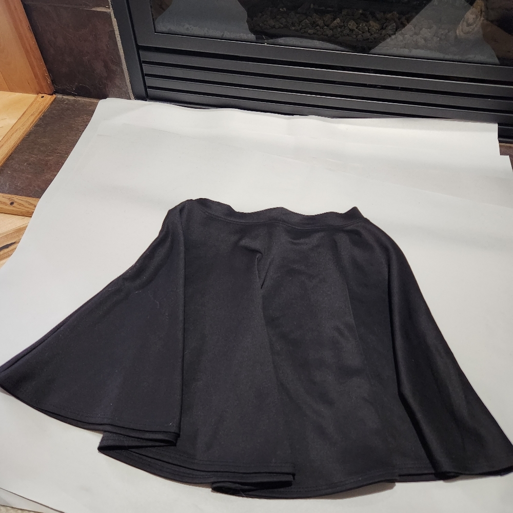 Black circle skirt size small